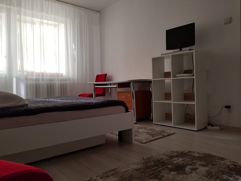 Militari, Bd. Iuliu Maniu, Gorjului, 3 minute metrou, stradal, din 1. 04.